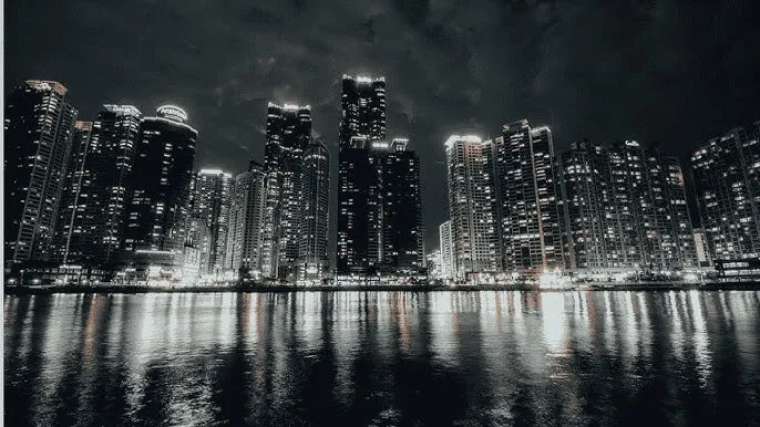 新滕惠美 - 城市之光：霓虹背后的人间烟火